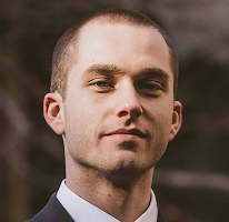 Thomas Whitfield, crypto market expert and trading analyst, portrait